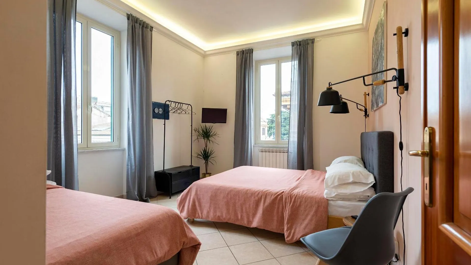 Redseven Rome Apartments