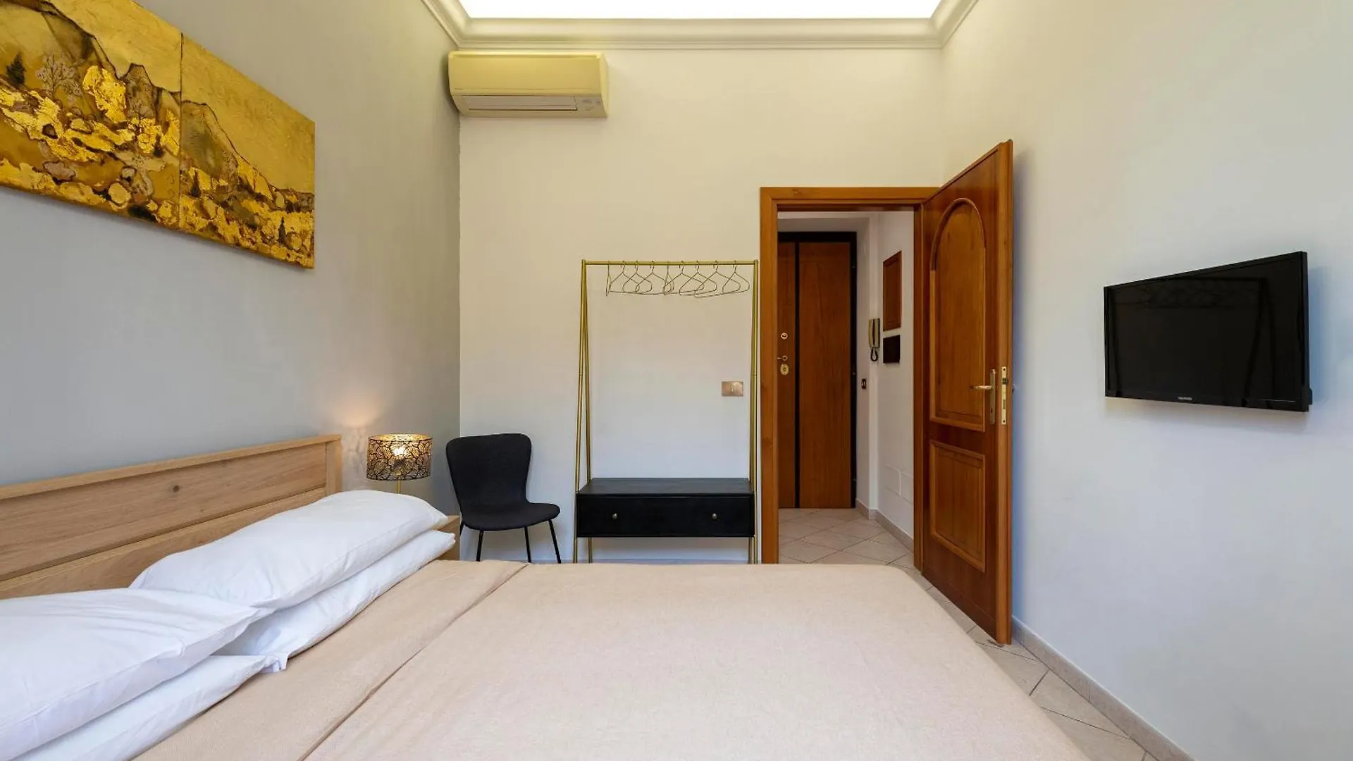 Redseven Rome Apartments