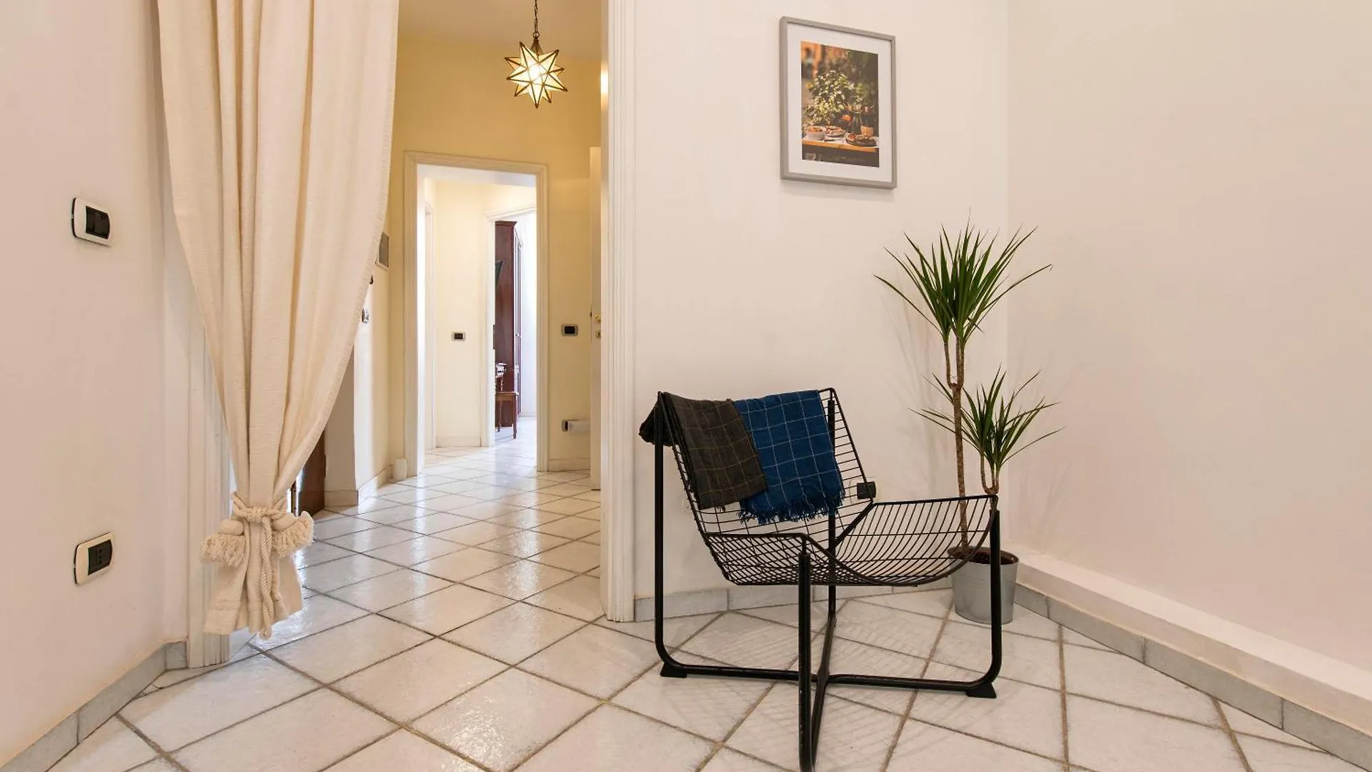 Redseven Rome Apartments 0*,
