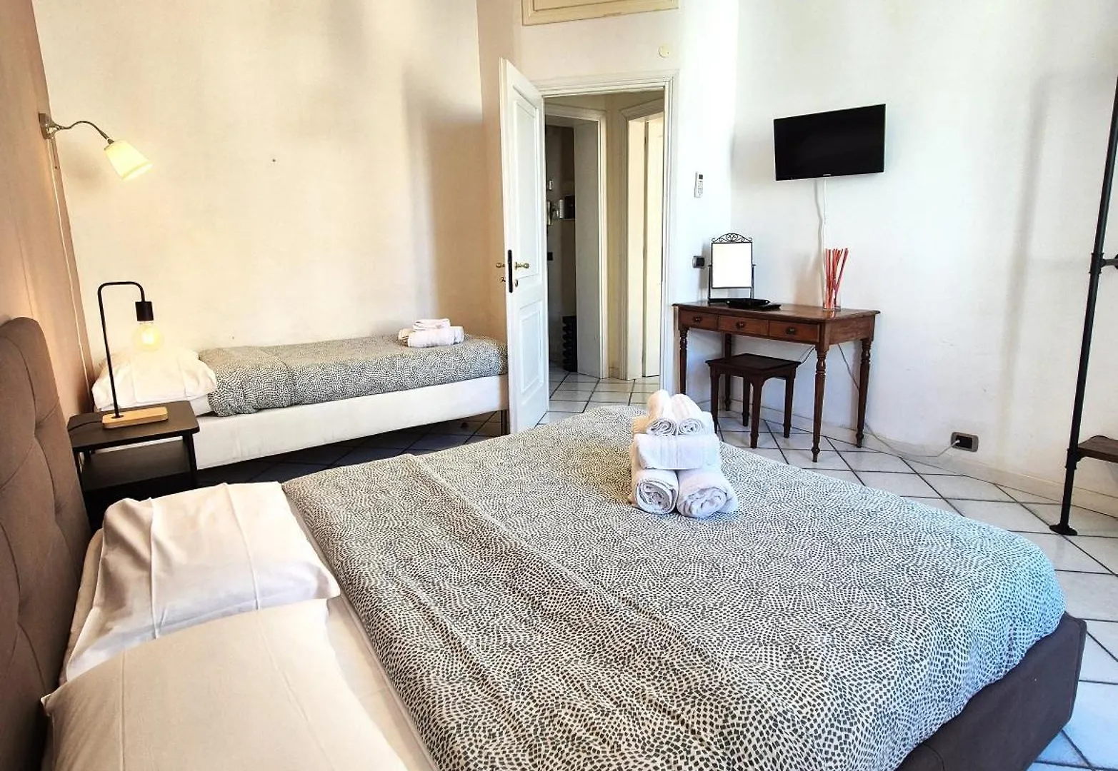 Redseven Rome Apartments